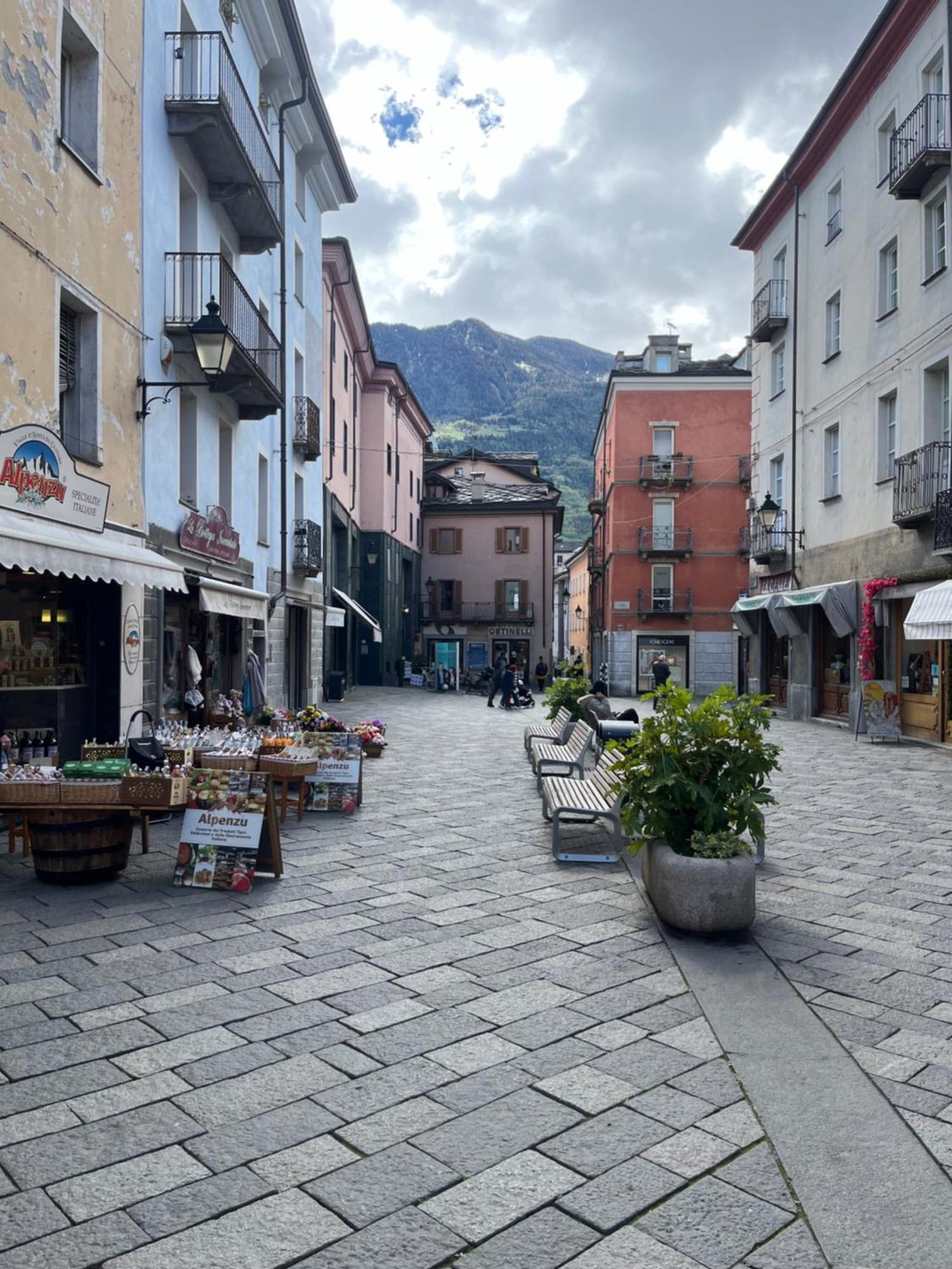 Game,Set And Love -Loft Nel Cuore Di Aosta Exterior foto